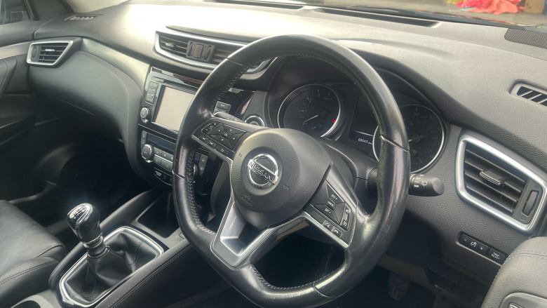 Nissan Qashqai 1.6 DiG-T Tekna 5dr Petrol Hatchback